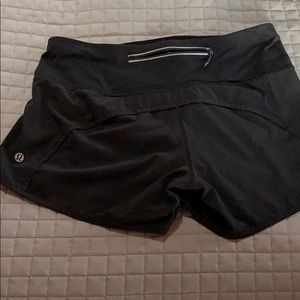 Lululemon swiftly running shorts 4 inch size 6